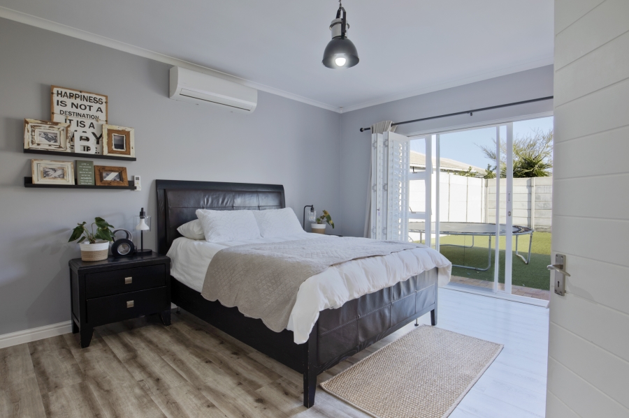 3 Bedroom Property for Sale in Sunningdale Western Cape